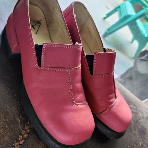 Pink FlueVog Leather Shoes - Picture 2 of 4